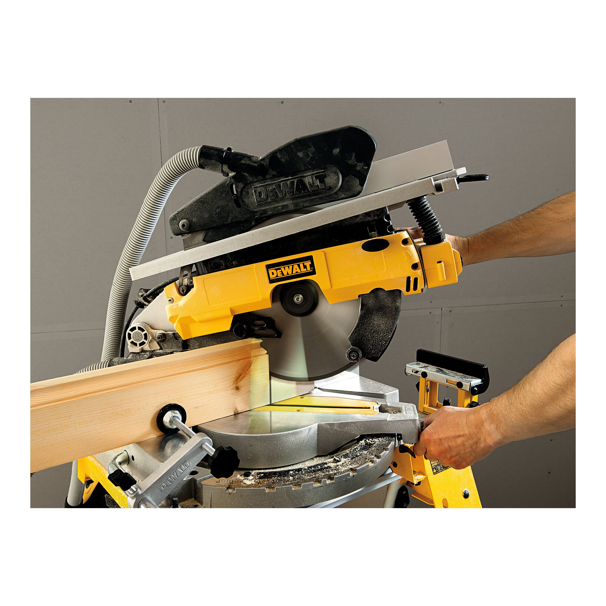 Торцовочная Пила Dewalt Dws 780 Купить